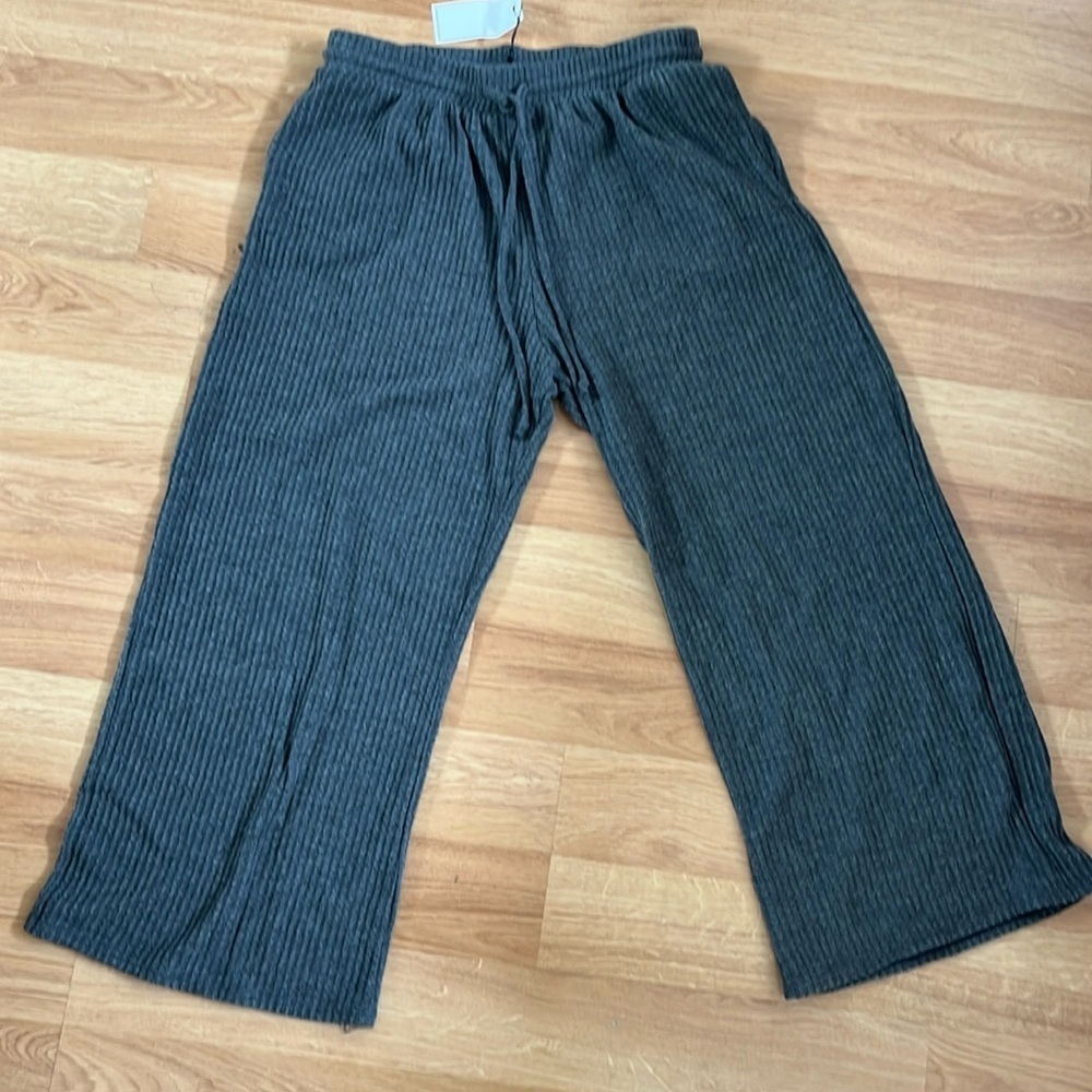 Socialite fleecy fleece grey pants crop size Large
